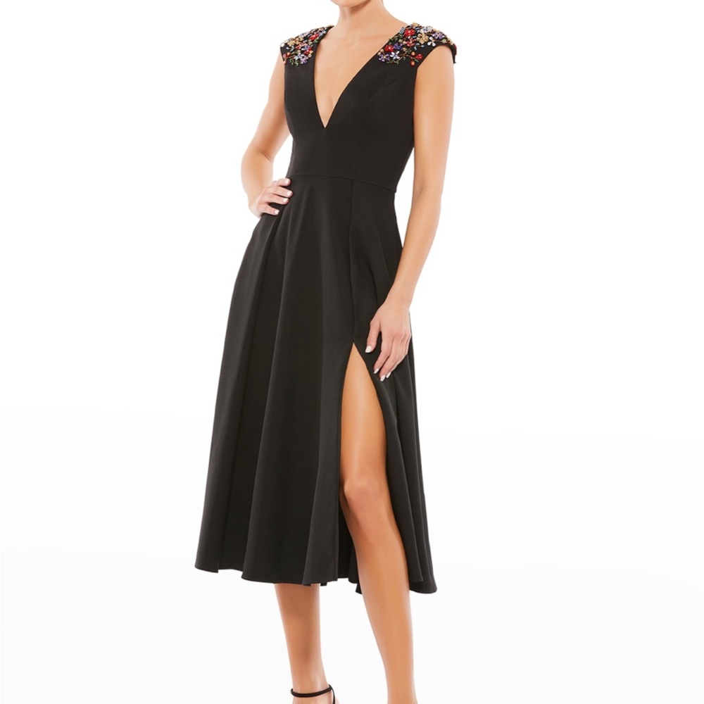 leena for Mac
Duggal
Beaded-Shoulder A-Line Midi Dress NWT Size 12